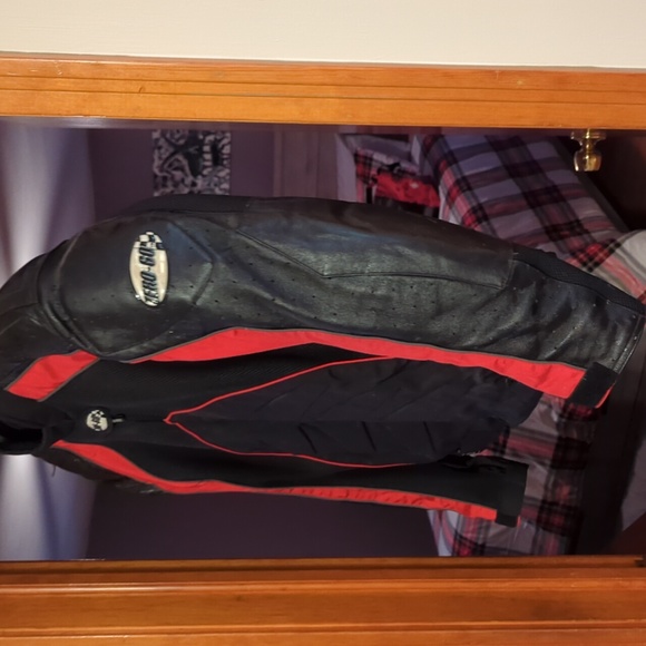 Motorcycle jacket - Picture 3 of 5